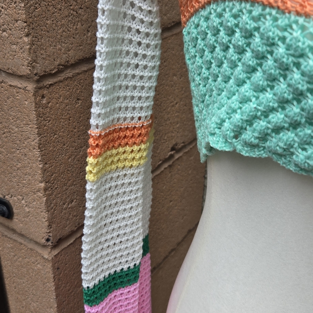 Boho Crochet Long Sleeve Crop Top - Picture 3 of 8